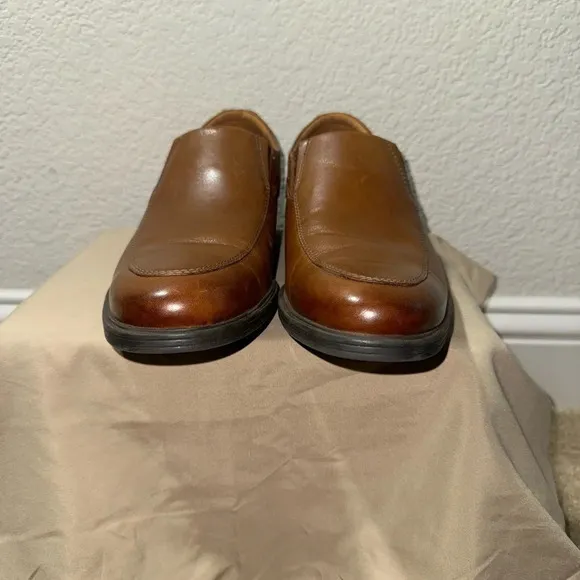 CLARKS Men’s Whiddon Step Dark TanLeather Slip-on Loafer 9.5M