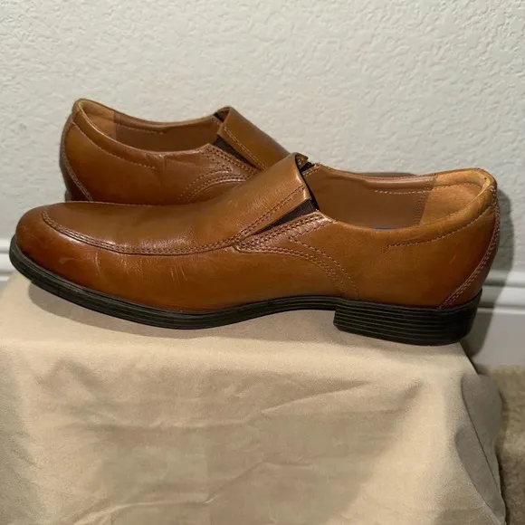 CLARKS Men’s Whiddon Step Dark TanLeather Slip-on Loafer 9.5M