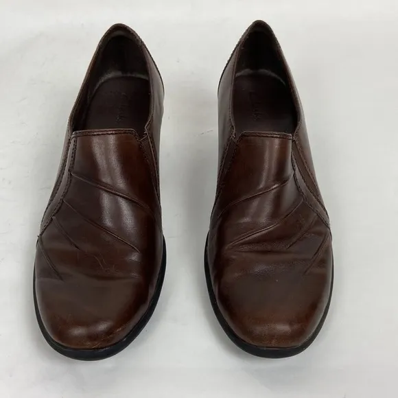 Clarks Partridge Brown Leather Pleated Detailing Slip On SZ 9 Loafer Pumps