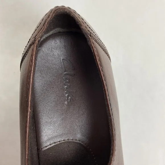 Clarks Partridge Brown Leather Pleated Detailing Slip On SZ 9 Loafer Pumps