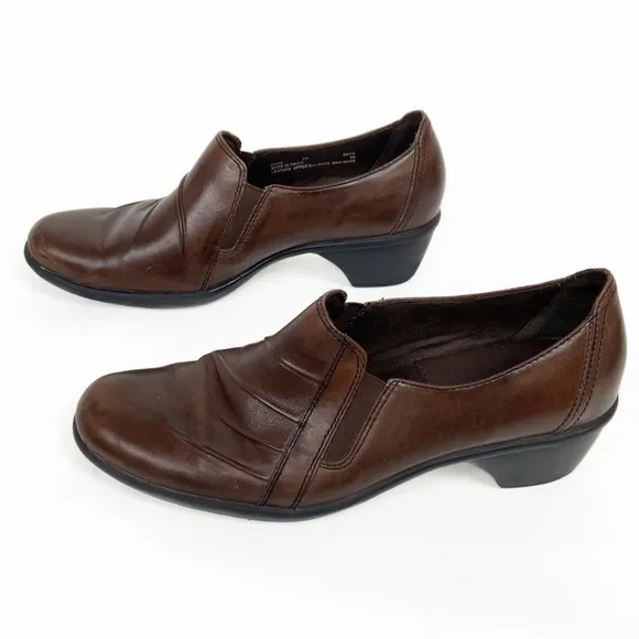 Clarks Partridge Brown Leather Pleated Detailing Slip On SZ 9 Loafer Pumps