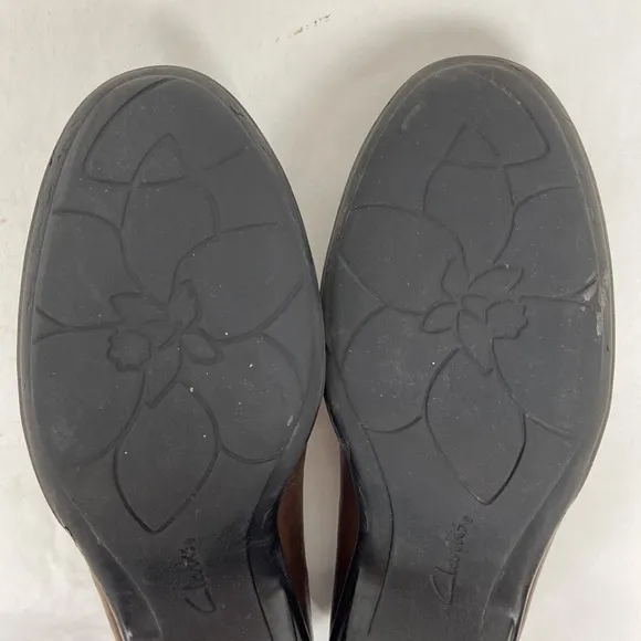 Clarks Partridge Brown Leather Pleated Detailing Slip On SZ 9 Loafer Pumps