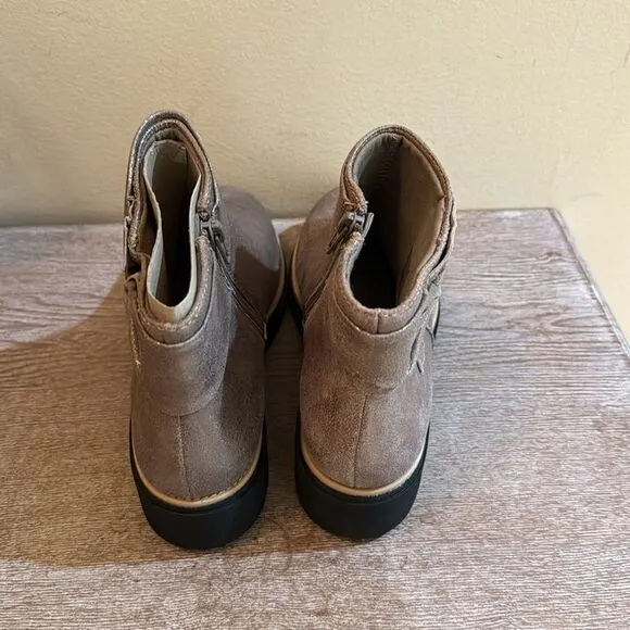 Clarks Sharon Salon Boots- Pewter Metallic- Size 7 M- NIB