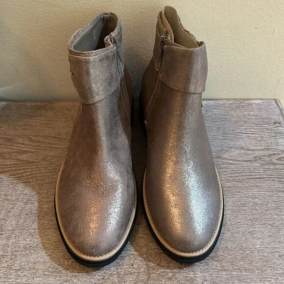 Clarks Sharon Salon Boots- Pewter Metallic- Size 7 M- NIB