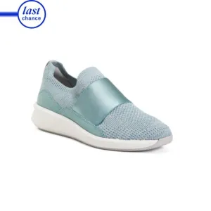 CLARKS Turquoise Un Rio Knit Slip On Comfort Sneakers