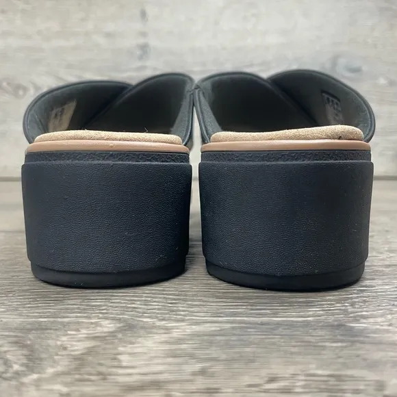 Clarks Womens Jillian Gem Faux Leather Slip On Wedge Sandals  size 6M