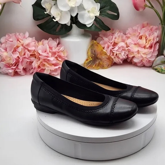 Clarks Women's Sara Leather Ballet Flats Size 8M