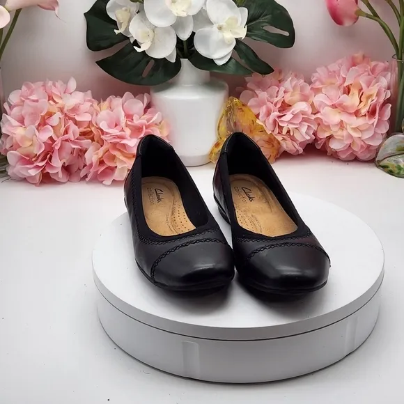 Clarks Women's Sara Leather Ballet Flats Size 8M