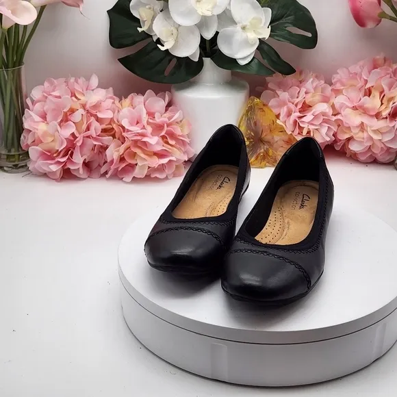 Clarks Women's Sara Leather Ballet Flats Size 8M