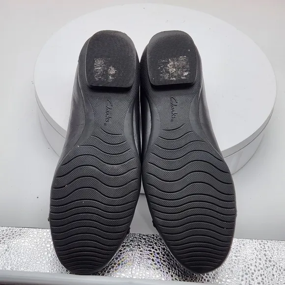 Clarks Women's Sara Leather Ballet Flats Size 8M