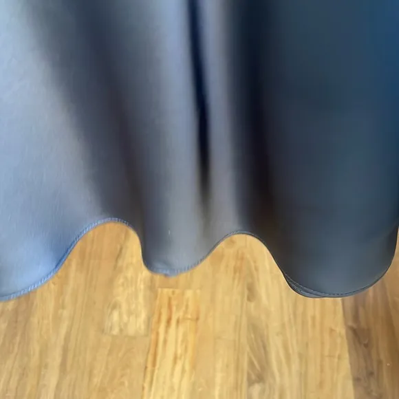 Club Monaco Charmeuse Midi Skirt Jupe Charcoal color size 00