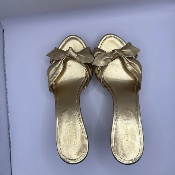 Coach Gold heels NWOB cork 9