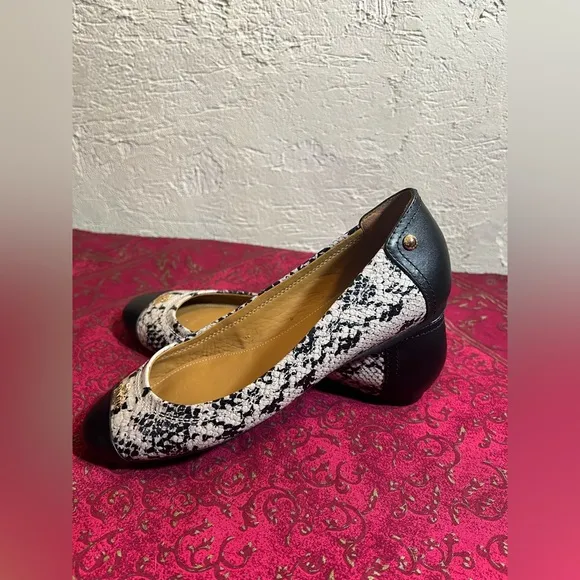 COACH skin flats, EUC, black, grey w gold tone hardware. 7M very minimal wear.