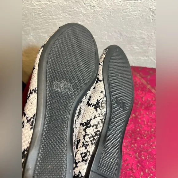 COACH skin flats, EUC, black, grey w gold tone hardware. 7M very minimal wear.