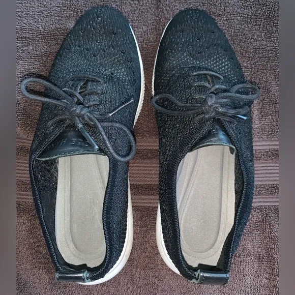 Coke Haan Women’s 2.Zerogrand Stitchlite Wingtip Oxford Sneaker Black - Size 6B