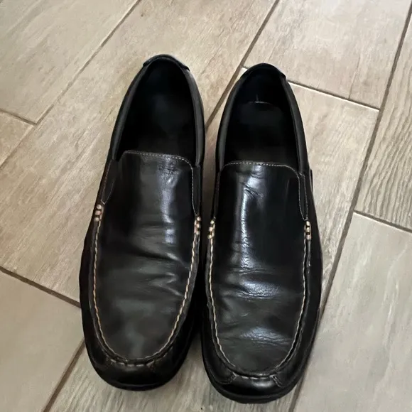 Cole Haan Tucker venetian loafer.Black 11.5M EC Sport-inspired dress loafers