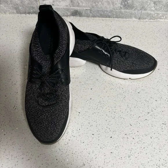 Cole Haan Women’s Zerogrand Motion All Day Trainer Sneakers Size 8B Black White