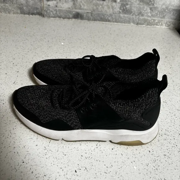 Cole Haan Women’s Zerogrand Motion All Day Trainer Sneakers Size 8B Black White