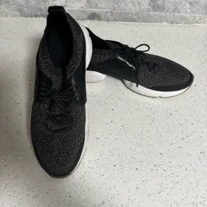 Cole Haan Women’s Zerogrand Motion All Day Trainer Sneakers Size 8B Black White