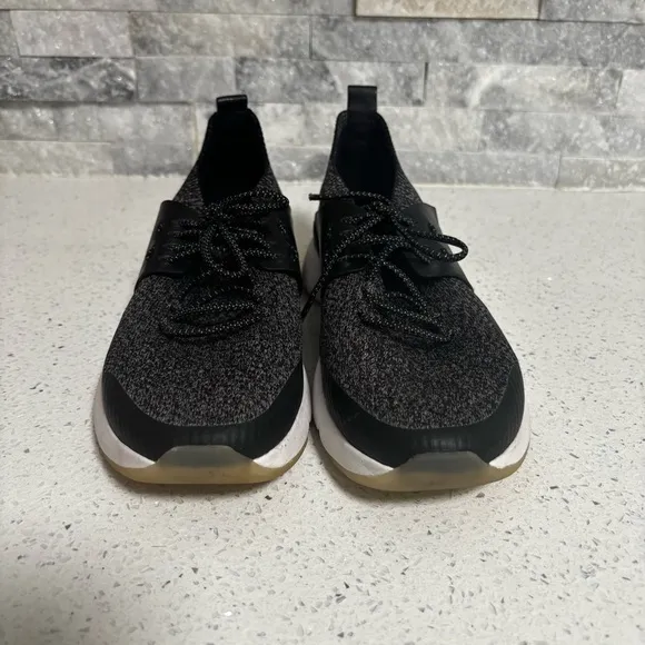 Cole Haan Women’s Zerogrand Motion All Day Trainer Sneakers Size 8B Black White