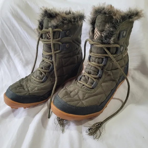 Columbia Size 6.5 Women's Minx Shorty III Winter Green and Brown Boots
