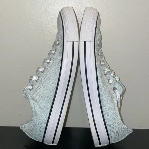 Converse Chuck Taylor® All Star® Sparkle Knit Ox Polar.  Size 9 US.  Size 40 EU.