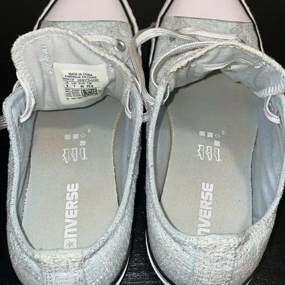 Converse Chuck Taylor® All Star® Sparkle Knit Ox Polar.  Size 9 US.  Size 40 EU.