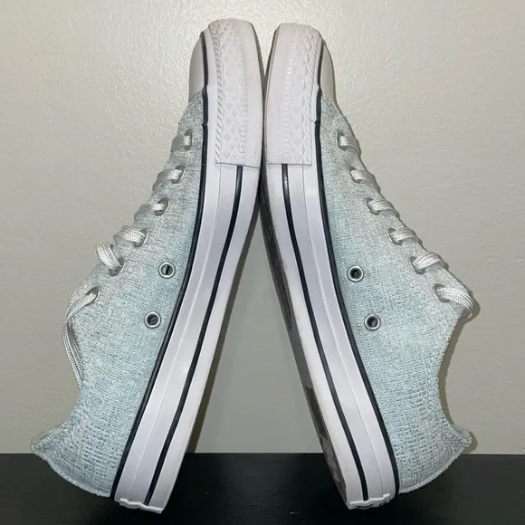 Converse Chuck Taylor® All Star® Sparkle Knit Ox Polar.  Size 9 US.  Size 40 EU.