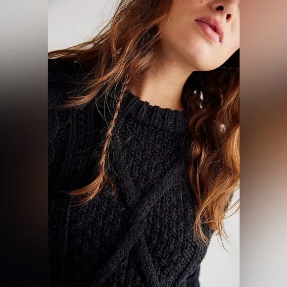 ❤️COPY - Free People Cutting Edge Cable Sweater