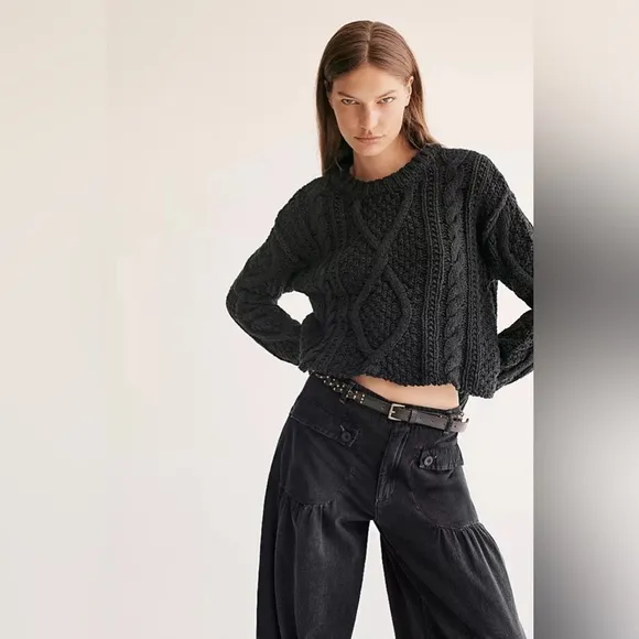 ❤️COPY - Free People Cutting Edge Cable Sweater