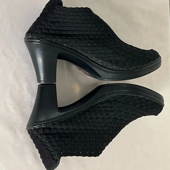 Corkys Women’s Stretch Woven Hot Slip On Bootie Black Size 8 Cuban Heel 3” Ankle