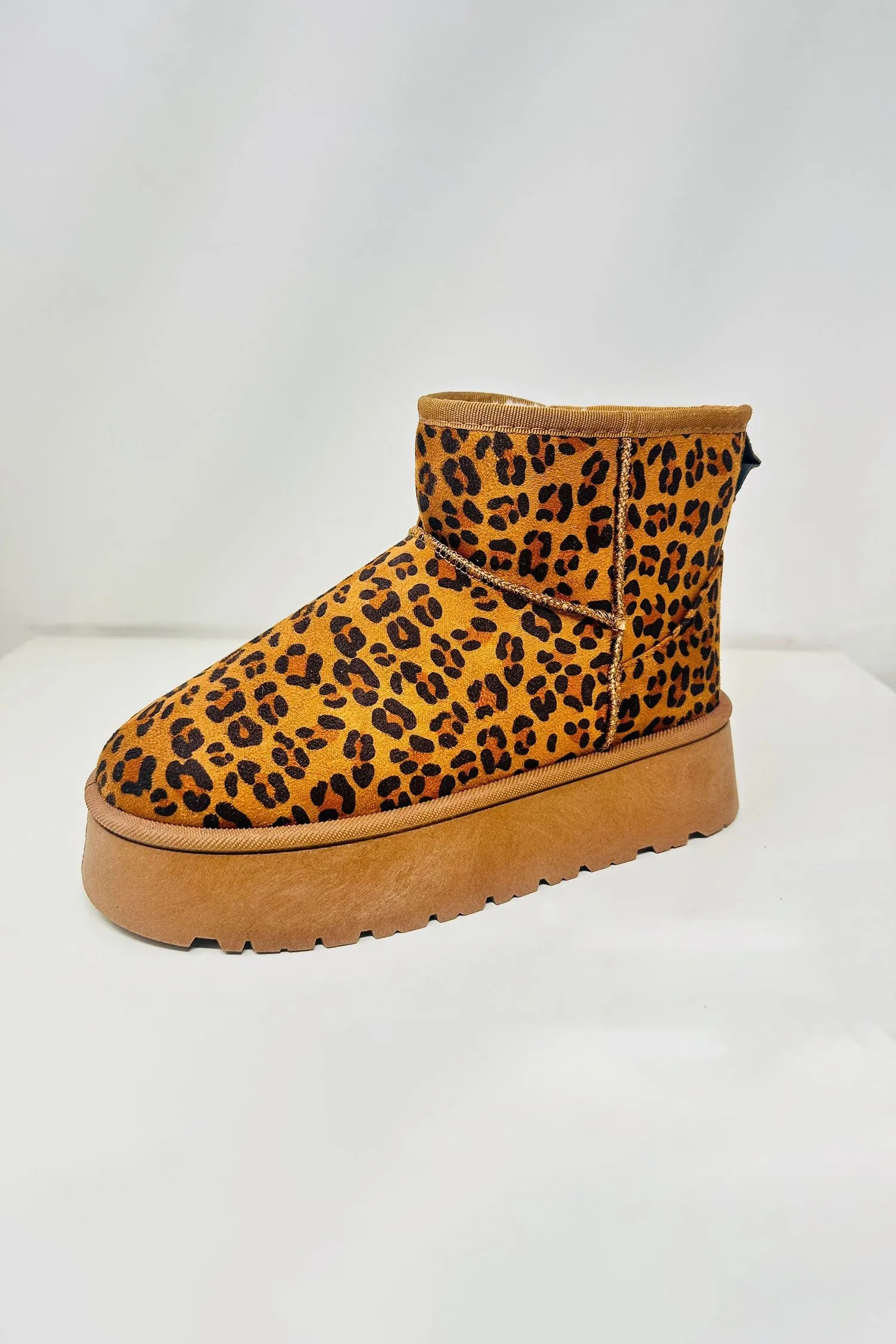 Cozy Leopard Print Platform Booties with Faux Fur Lining