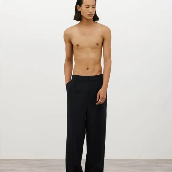 Daniel Simmons Soft Handle Essential Pleated Trousers – Deep Navy (Almost Black)