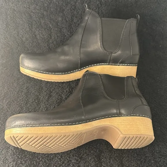 Dansko Becka Boot/Bootie - Black size 41 EU. Size 10 US