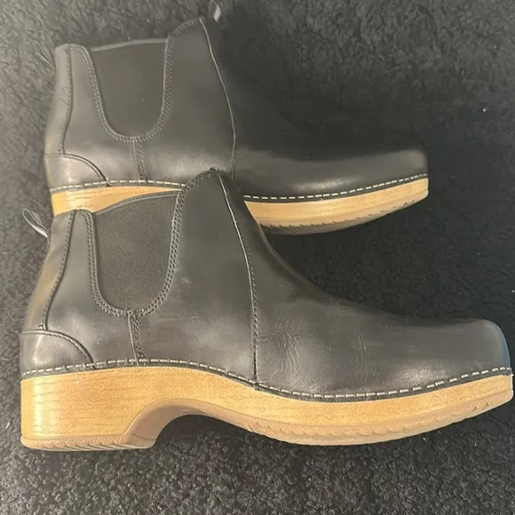 Dansko Becka Boot/Bootie - Black size 41 EU. Size 10 US