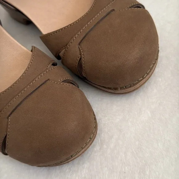 Dansko | Betsey Taupe Milled Nubuck Closed Toe Clog Sandal (EU 40/US 9.5-10)