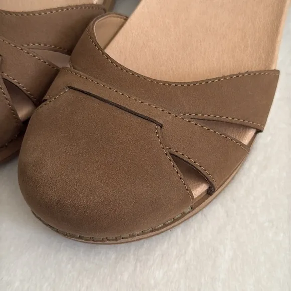 Dansko | Betsey Taupe Milled Nubuck Closed Toe Clog Sandal (EU 40/US 9.5-10)