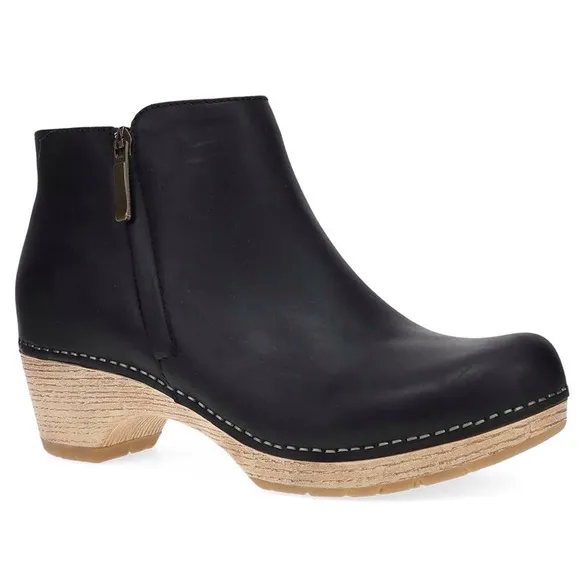 Dansko Lizanne Size 40 Black Oiled Leather Zip Ankle Boots 9.5