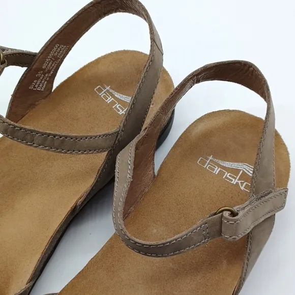 Dansko Rowan Milled Nubuck Strap Sandals Closed Toe Mary Jane SZ 39 Taupe