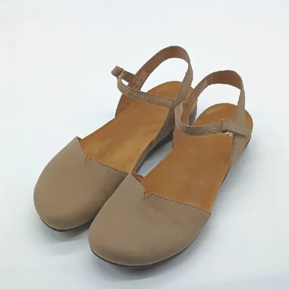 Dansko Rowan Milled Nubuck Strap Sandals Closed Toe Mary Jane SZ 39 Taupe