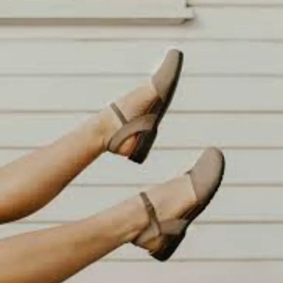 Dansko Rowan Milled Nubuck Strap Sandals Closed Toe Mary Jane SZ 39 Taupe
