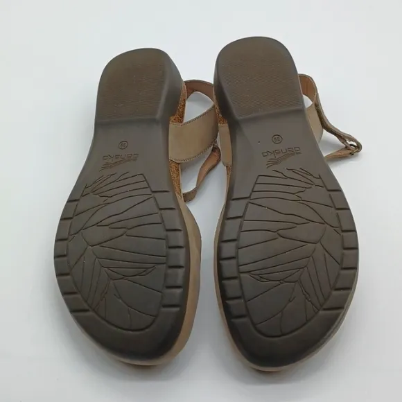 Dansko Rowan Milled Nubuck Strap Sandals Closed Toe Mary Jane SZ 39 Taupe