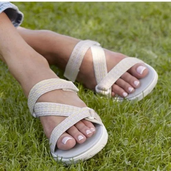 DANSKO WOMEN'S ROSETTE SANDAL