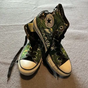 DC Comics &quot;Killer Croc&quot; Converse Chuck Taylor All Star Shoes Size Men's 8 Rare