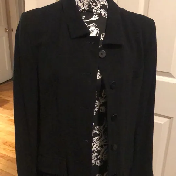DKNY by DONNA KAREN NEW YORK size 10 black wool blend jacket hip length TTS