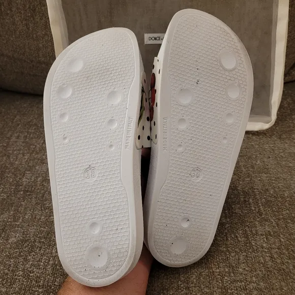 Dolce and Gabbana girls slides