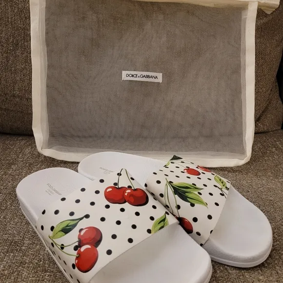 Dolce and Gabbana girls slides