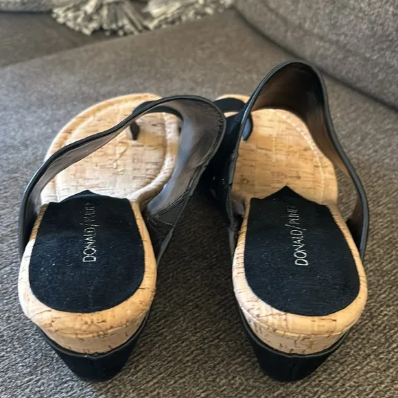 Donald J Pliner Gyer Wedge Slip On Sandals, Black  Size 8 NWOT