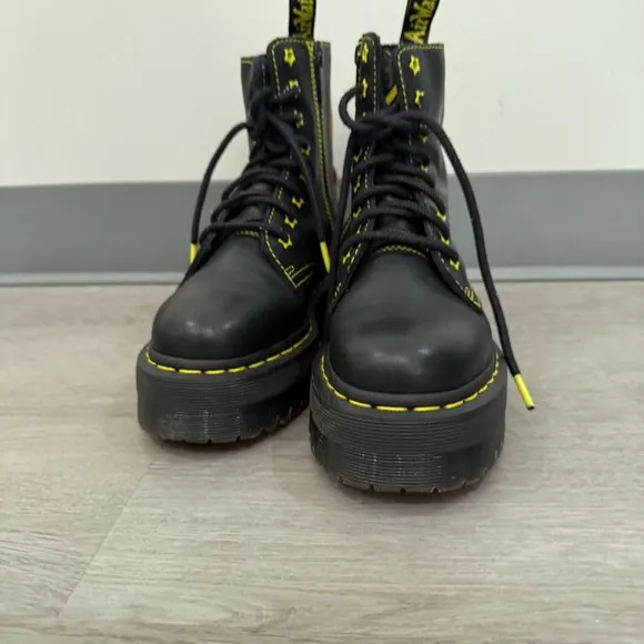 Dr Marten Boots Jadon II Star in Black &amp; Neon Yellow