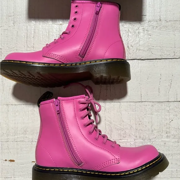 Dr. Martens 1460 J Boots NEW size 3 EU 34 Thrift Pink Leather 8‎ Eye Lace Up